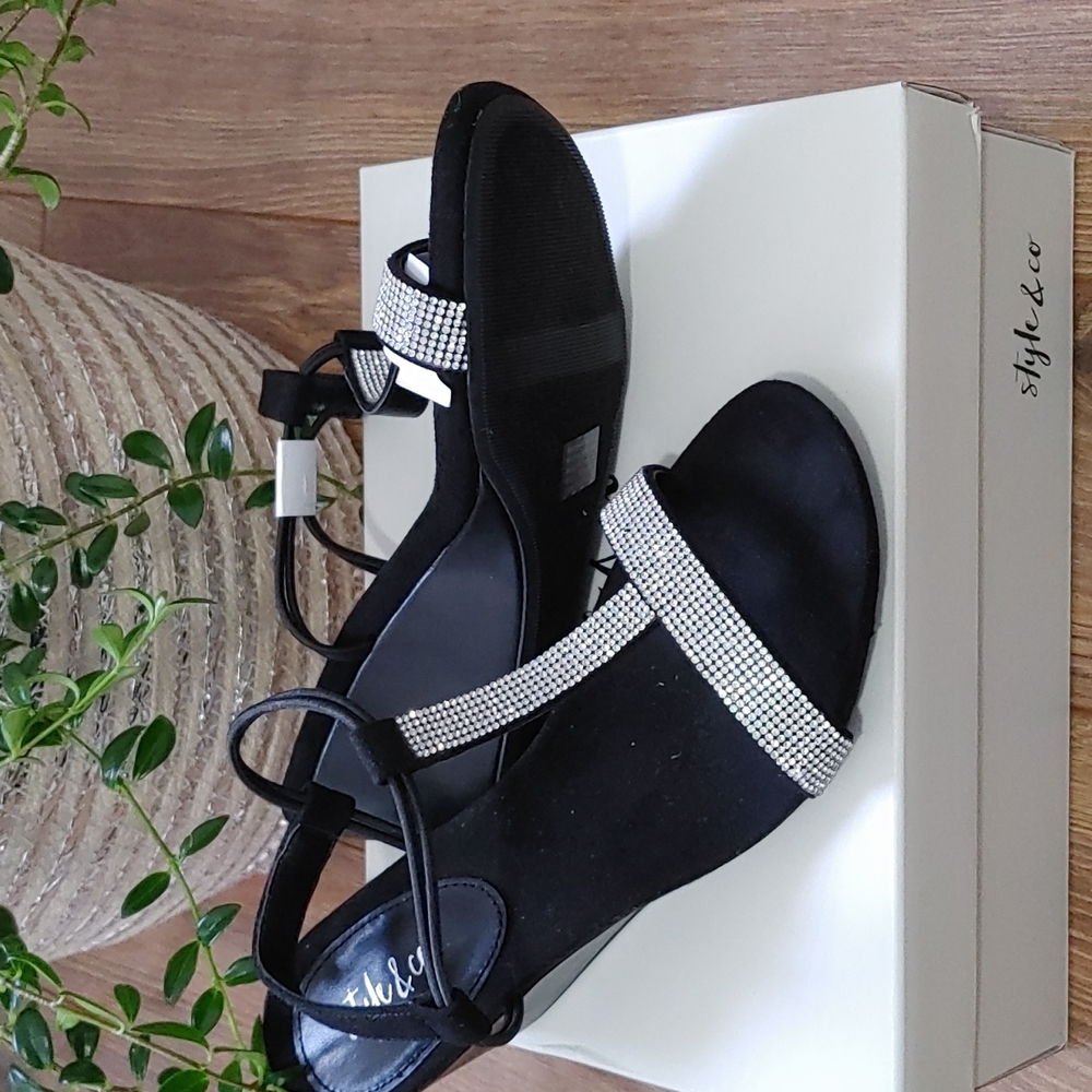 Dress shoes